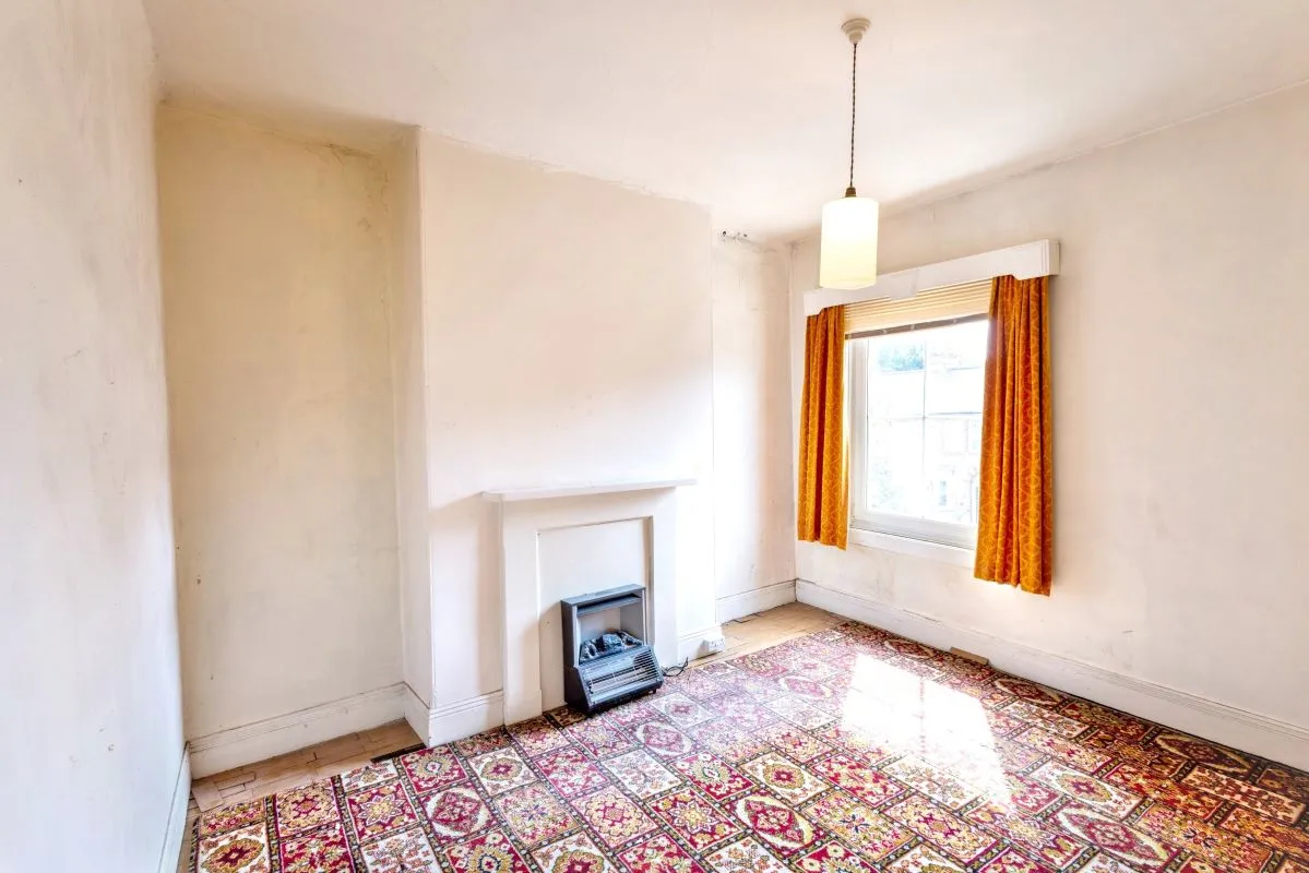 Online Property Auction in London: Princess Road, Ripon, HG4 1HS | Auction ends 17/09/2025, a Guide Price of £45,000+.