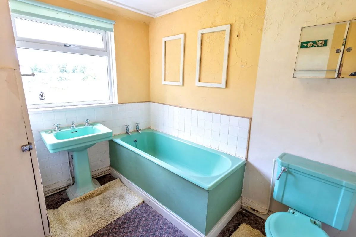 Online Property Auction in London: Princess Road, Ripon, HG4 1HS | Auction ends 17/09/2025, a Guide Price of £45,000+.