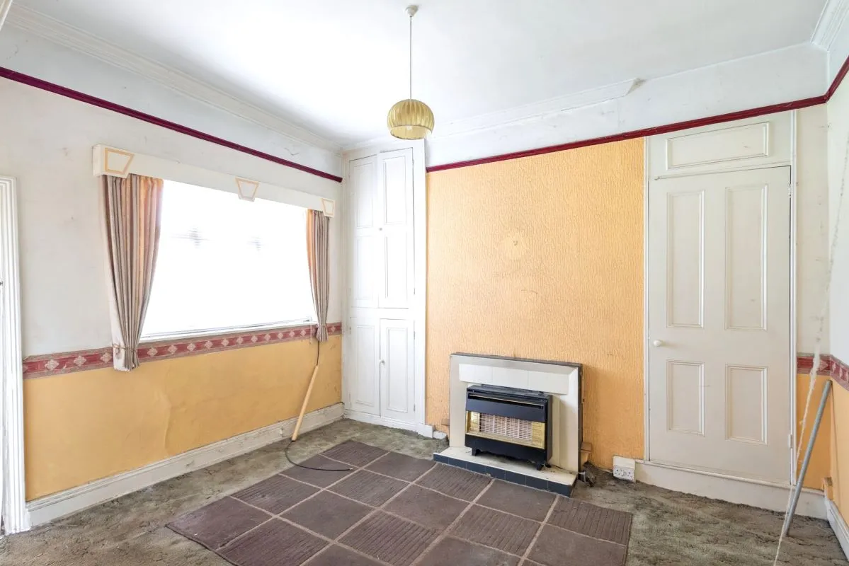 Online Property Auction in London: Princess Road, Ripon, HG4 1HS | Auction ends 17/09/2025, a Guide Price of £45,000+.