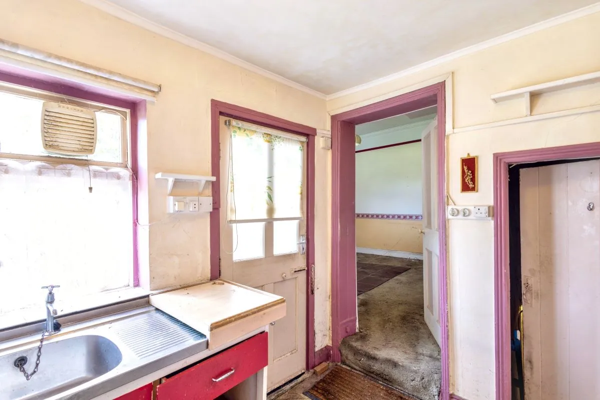 Online Property Auction in London: Princess Road, Ripon, HG4 1HS | Auction ends 17/09/2025, a Guide Price of £45,000+.