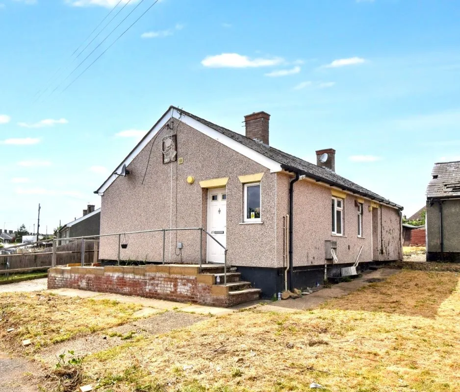 Online Property Auction in London: Hillside, Stowmarket, IP14 2BA | Auction ends 17/09/2025, a Guide Price of £65,000+.