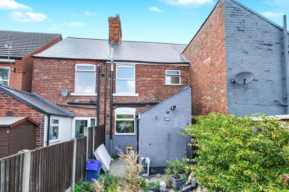 Online Property Auction in London: Redcliffe Street, Sutton-in-Ashfield, NG17 4ET | Auction ends 17/09/2025, a Guide Price of £50,000+.