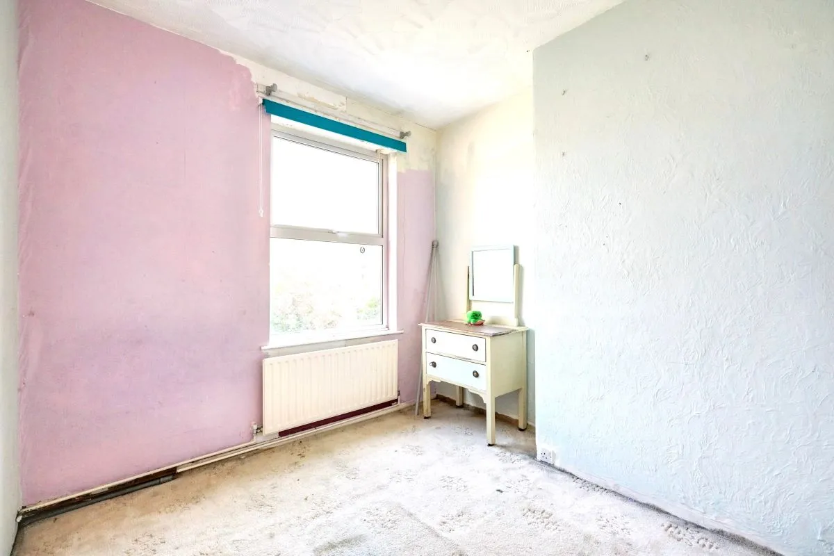 Online Property Auction in London: Redcliffe Street, Sutton-in-Ashfield, NG17 4ET | Auction ends 17/09/2025, a Guide Price of £50,000+.