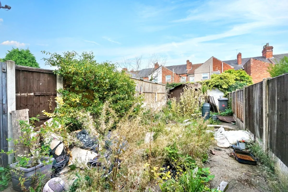 Online Property Auction in London: Redcliffe Street, Sutton-in-Ashfield, NG17 4ET | Auction ends 17/09/2025, a Guide Price of £50,000+.
