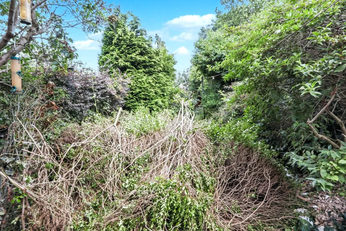 Online Property Auction in London: Mason Lathe Road, Sheffield, S5 0TP | Auction ends 17/09/2025, a Guide Price of £50,000+.