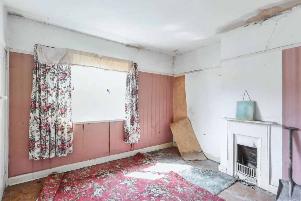 Online Property Auction in London: Mason Lathe Road, Sheffield, S5 0TP | Auction ends 17/09/2025, a Guide Price of £50,000+.