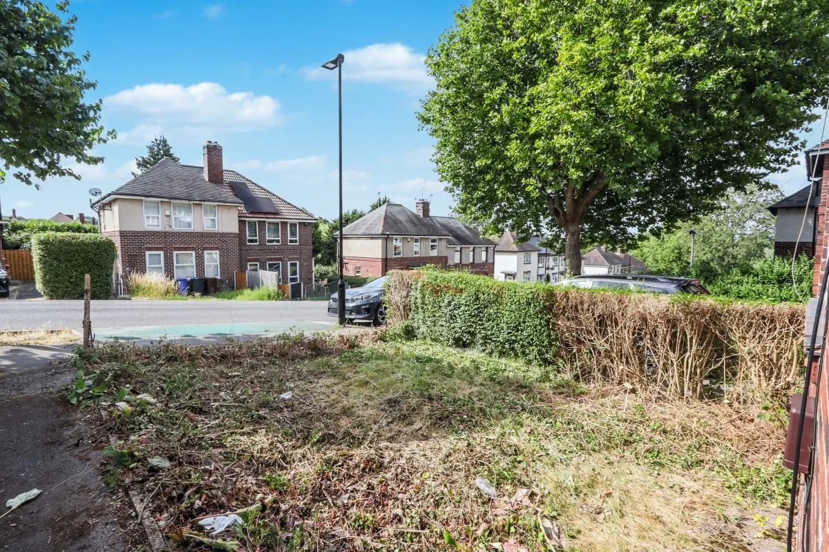 Online Property Auction in London: Mason Lathe Road, Sheffield, S5 0TP | Auction ends 17/09/2025, a Guide Price of £50,000+.