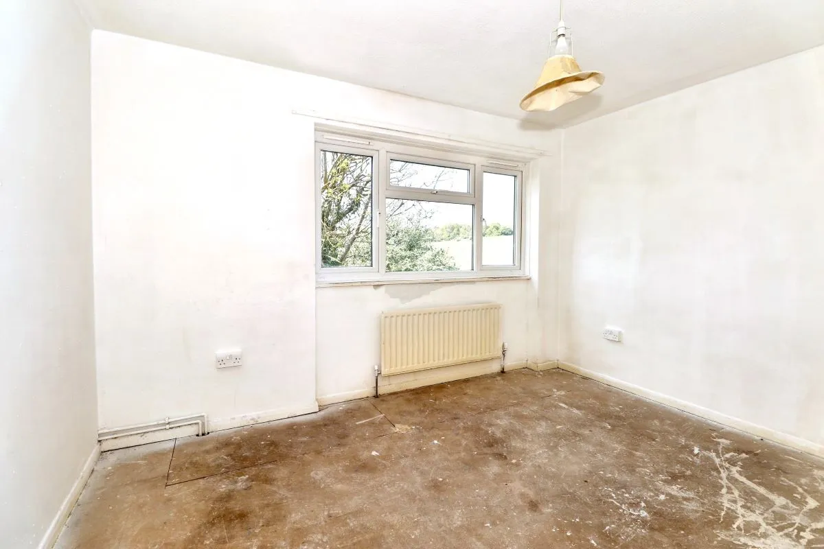 Online Property Auction in London: Downs Road, Canterbury, CT2 7TW | Auction ends 17/09/2025, a Guide Price of £120,000+.