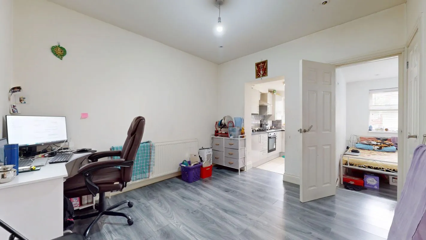 Online Property Auction in London: Windsor Road, Ilford, IG1 1HE | Auction ends 17/09/2025, a Guide Price of £450,000+.