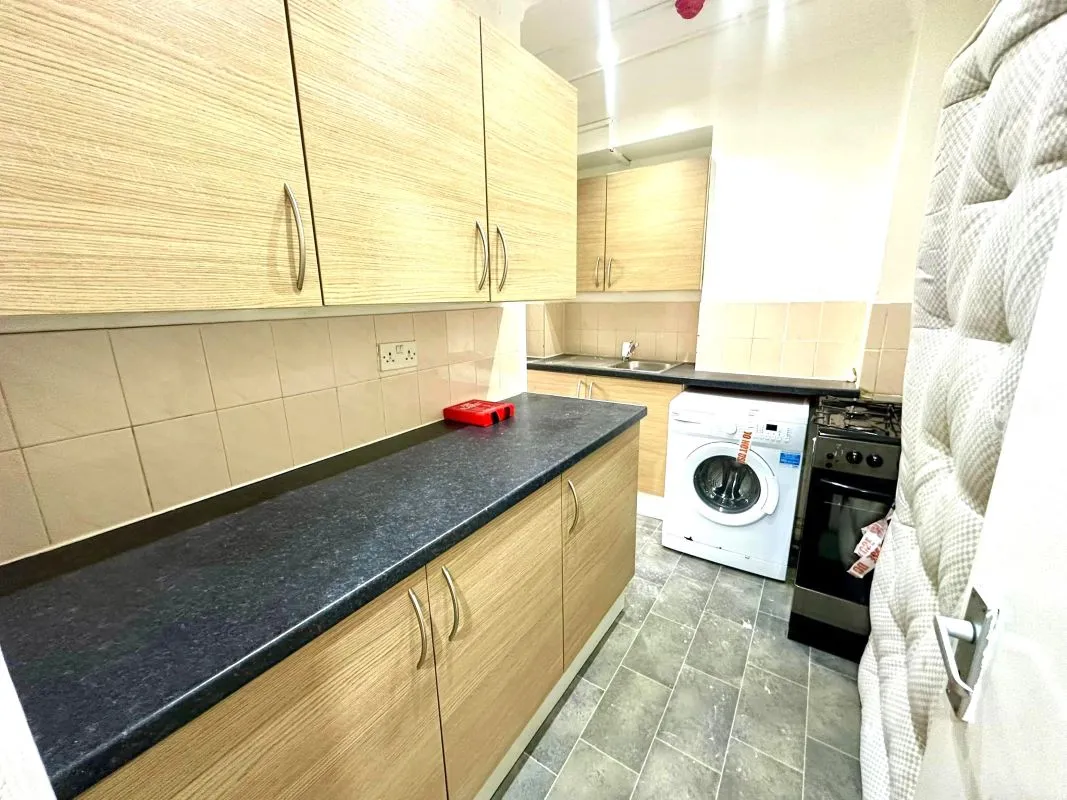 Online Property Auction in London: Hibernia Road, Hounslow, TW3 3RY | Auction ends 17/09/2025, a Guide Price of £70,000+.