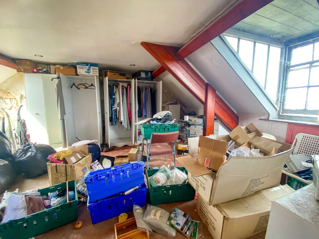 Online Property Auction in London: Bush Street, Pembroke Dock, SA72 6XD | Auction ends 17/09/2025, a Guide Price of £45,000+.