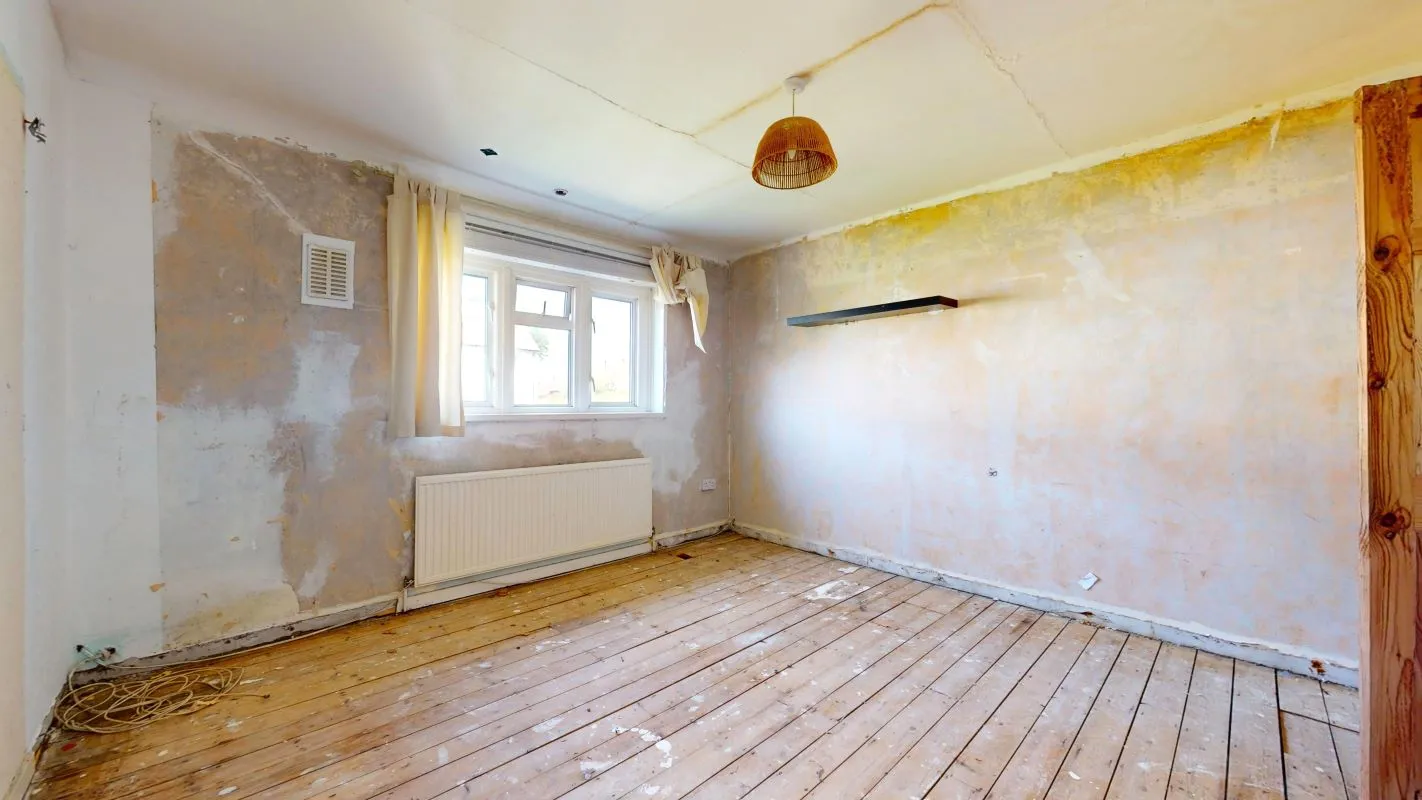 Online Property Auction in London: Longtown Road, Romford, RM3 7QR | Auction ends 17/09/2025, a Guide Price of £220,000+.