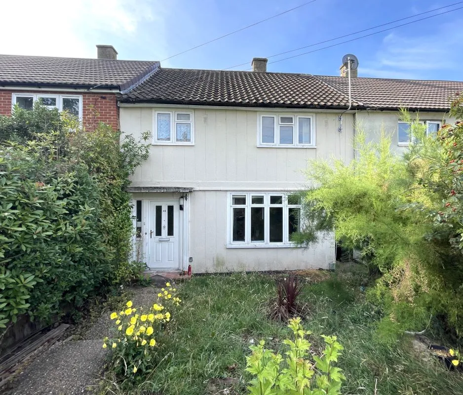 Online Property Auction in London: Longtown Road, Romford, RM3 7QR | Auction ends 17/09/2025, a Guide Price of £220,000+.