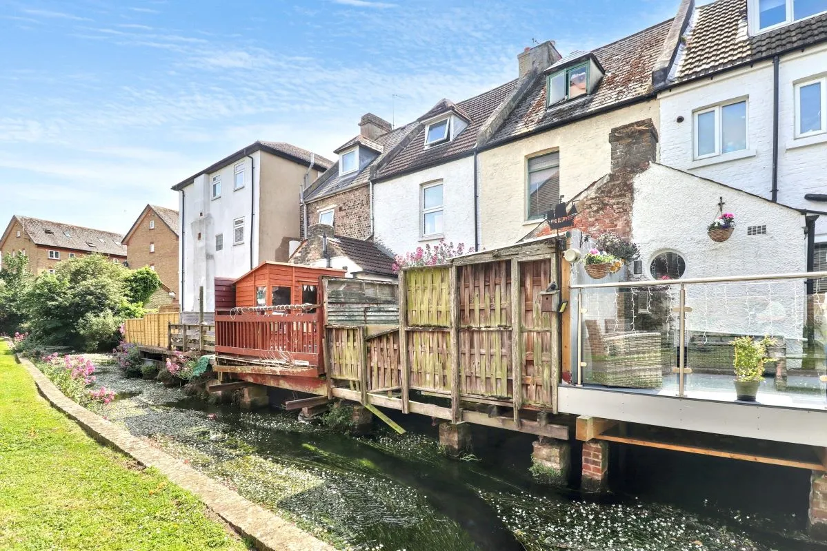 Online Property Auction in London: Maison Dieu Place, Dover, CT16 1DX | Auction ends 18/09/2025, a Guide Price of £100,000-£130,000.