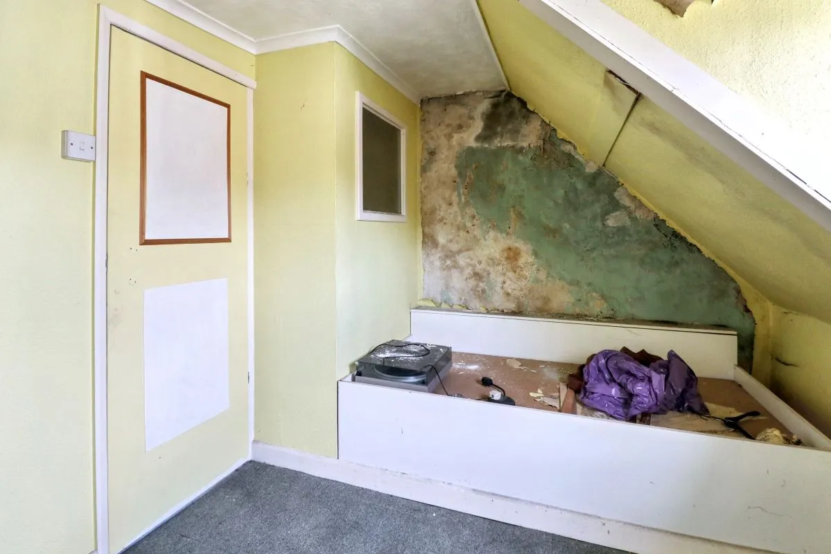 Online Property Auction in London: Maison Dieu Place, Dover, CT16 1DX | Auction ends 18/09/2025, a Guide Price of £100,000-£130,000.