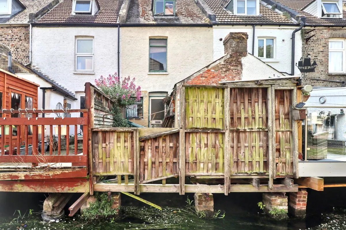 Online Property Auction in London: Maison Dieu Place, Dover, CT16 1DX | Auction ends 18/09/2025, a Guide Price of £100,000-£130,000.