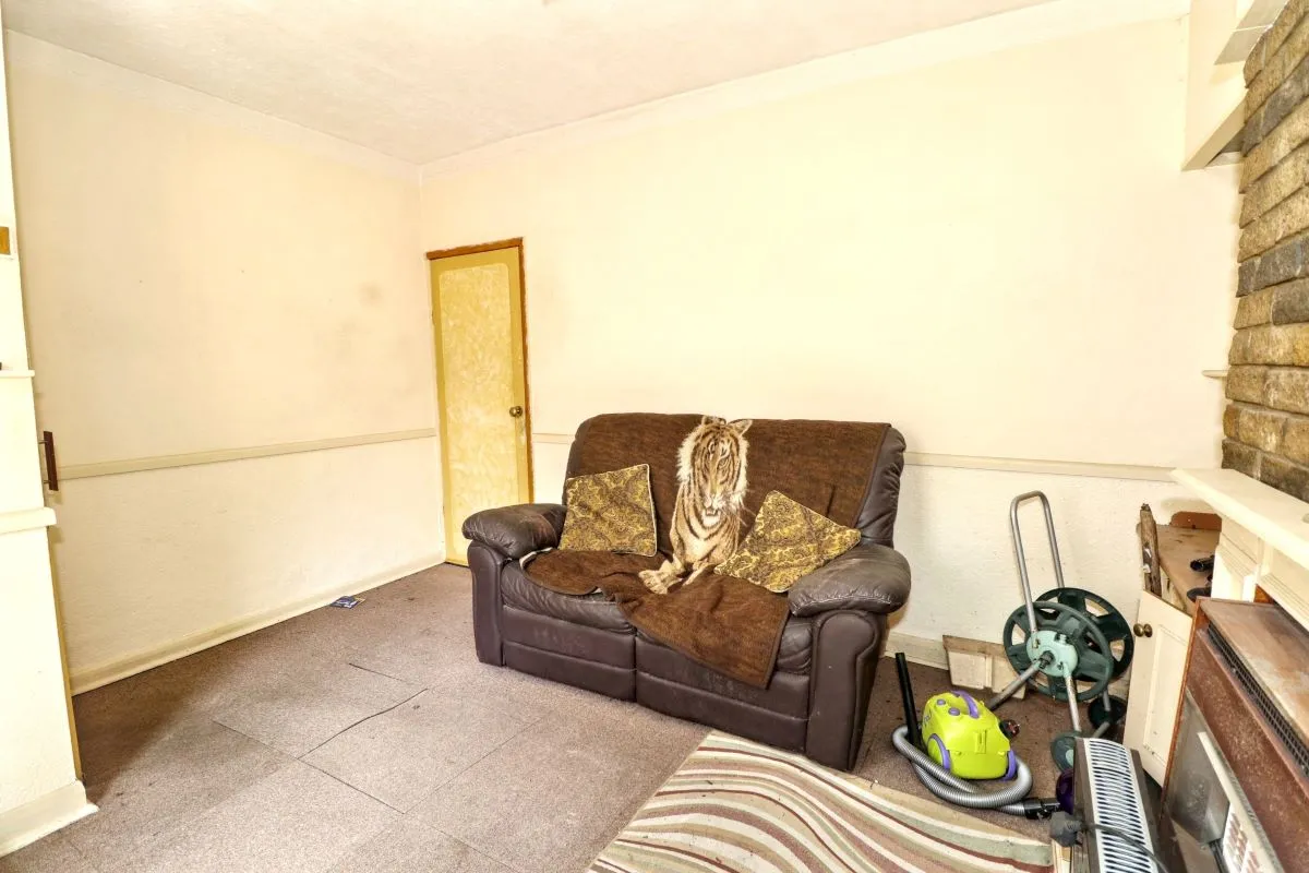 Online Property Auction in London: Maison Dieu Place, Dover, CT16 1DX | Auction ends 18/09/2025, a Guide Price of £100,000-£130,000.