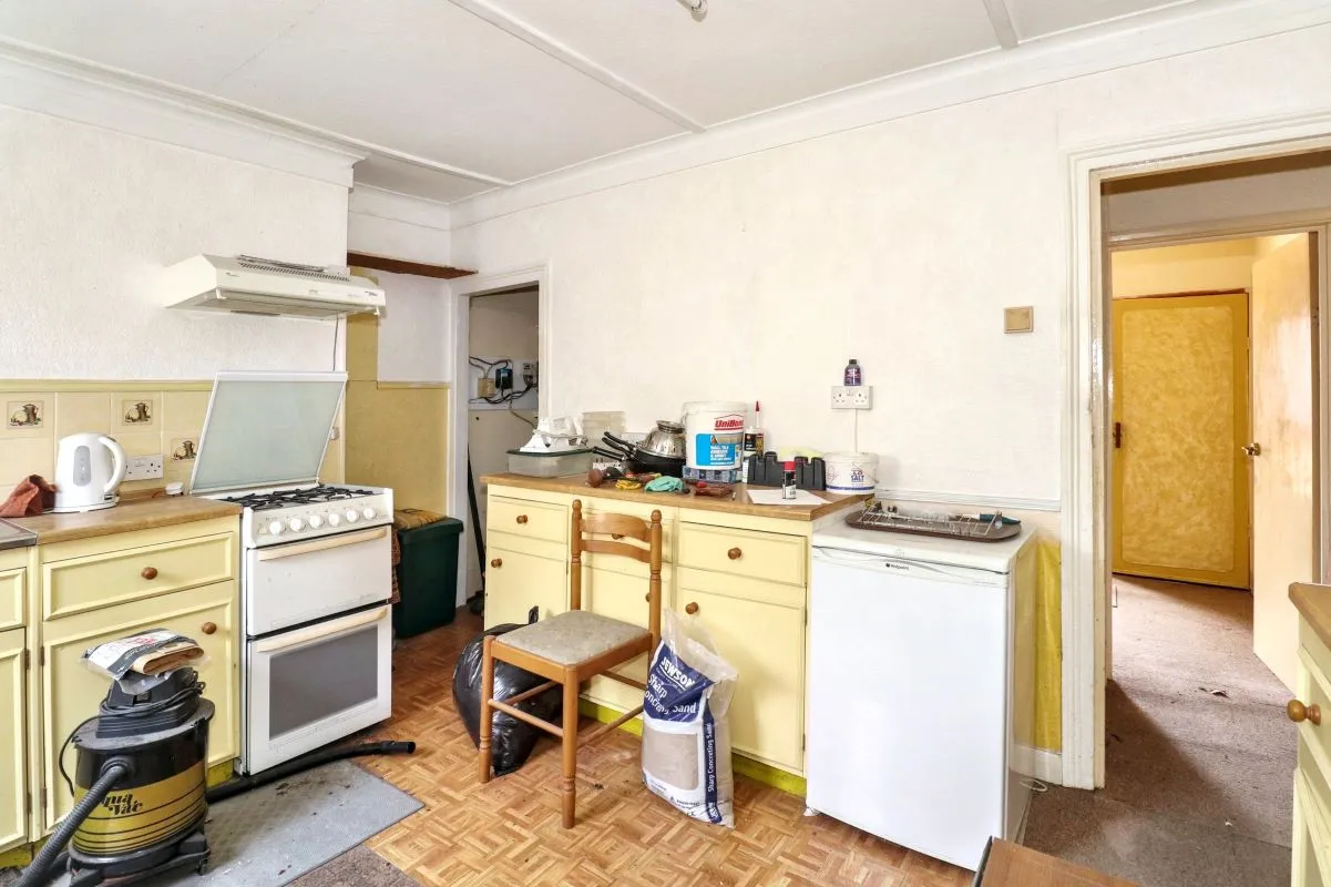 Online Property Auction in London: Maison Dieu Place, Dover, CT16 1DX | Auction ends 18/09/2025, a Guide Price of £100,000-£130,000.
