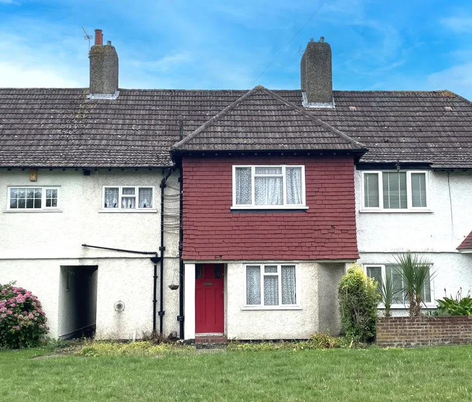 Online Property Auction in London: Long Lane, Croydon, CR0 7AP | Auction ends 17/09/2025, a Guide Price of £200,000+.