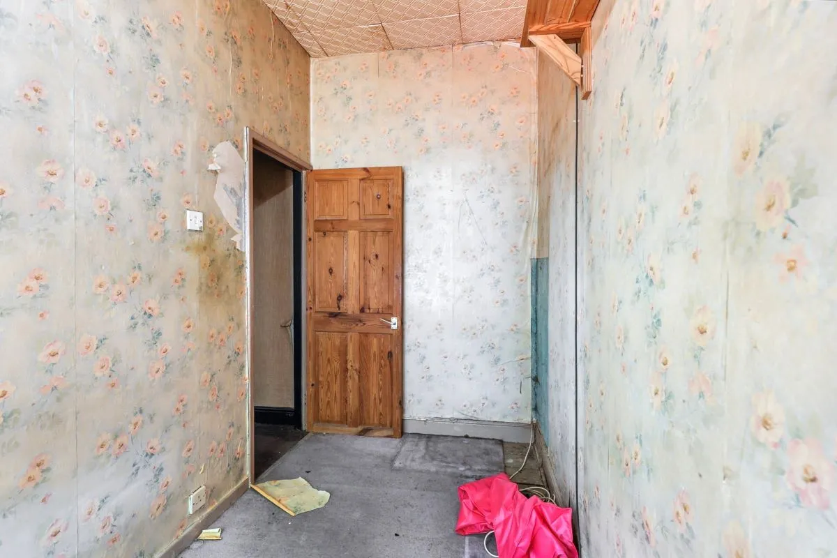 Online Property Auction in London: Kingsley Street, Bolton, BL1 3HS | Auction ends 17/09/2025, a Guide Price of £30,000+.