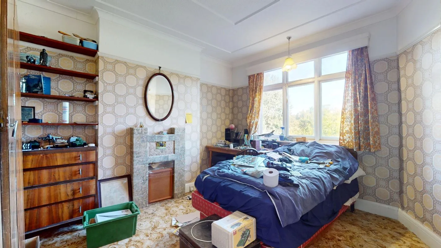 Online Property Auction in London: The Woodlands, Hither Green, SE13 6TX | Auction ends 17/09/2025, a Guide Price of £375,000+.
