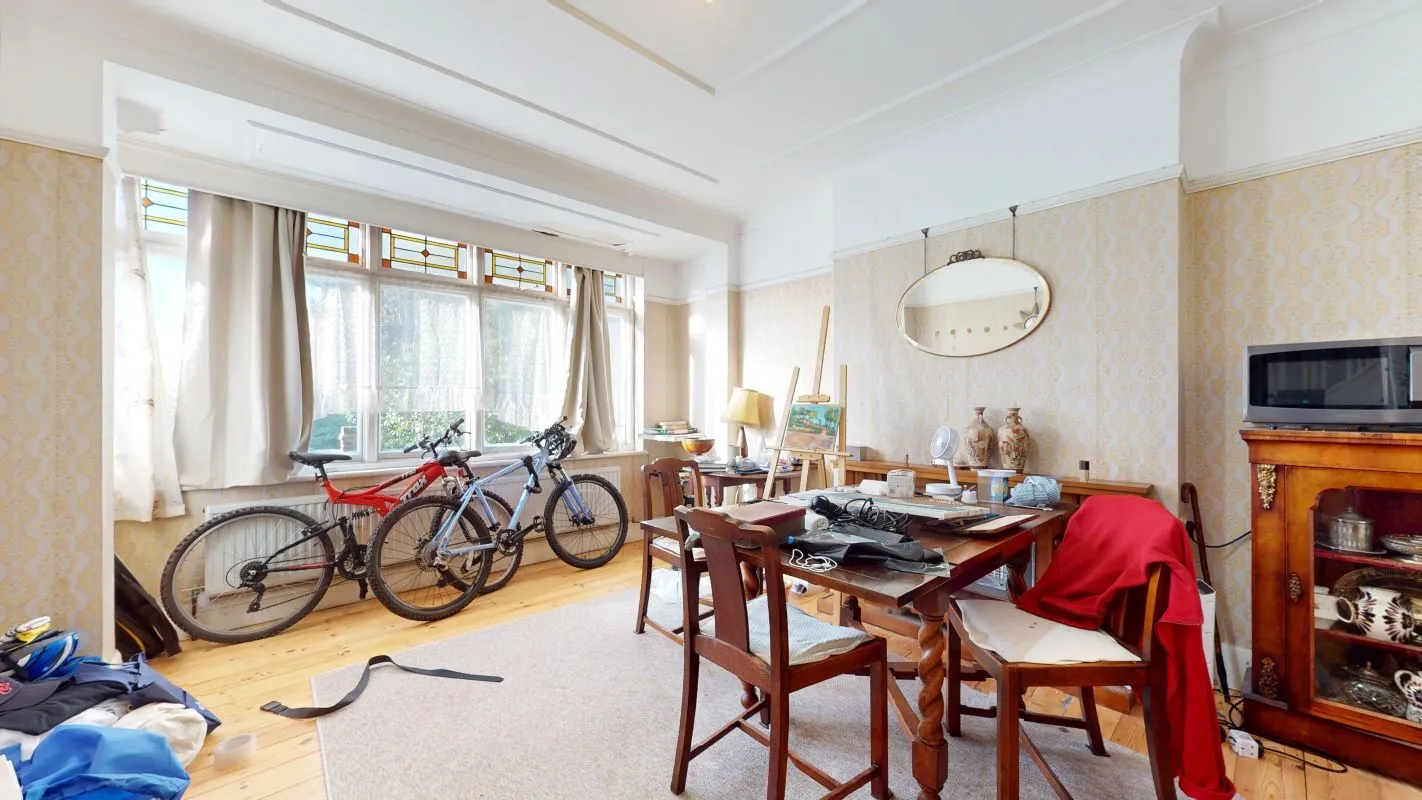 Online Property Auction in London: The Woodlands, Hither Green, SE13 6TX | Auction ends 17/09/2025, a Guide Price of £375,000+.