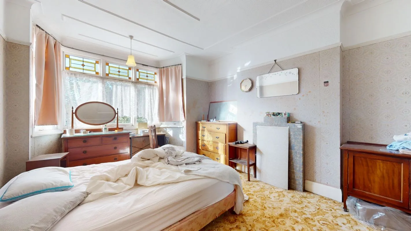 Online Property Auction in London: The Woodlands, Hither Green, SE13 6TX | Auction ends 17/09/2025, a Guide Price of £375,000+.