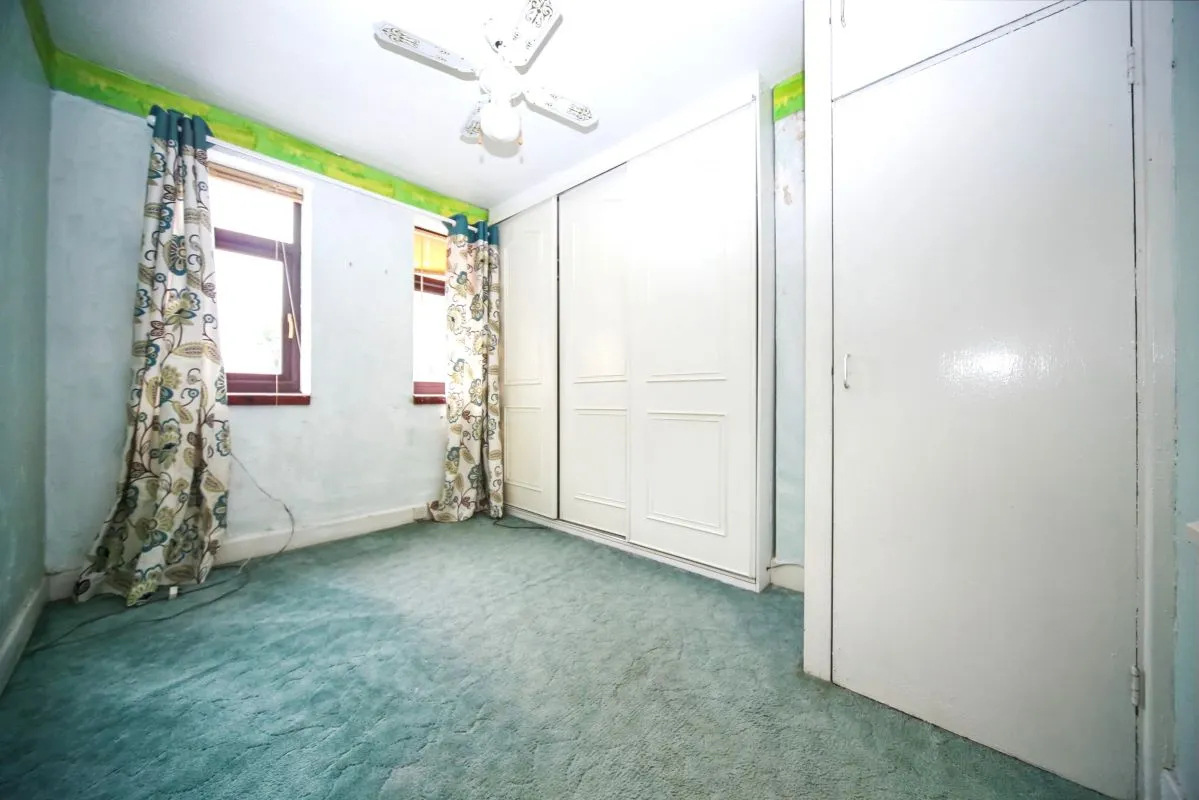 Online Property Auction in London: Roundthorn Lane, Westhoughton, Bolton, BL5 2PQ | Auction ends 17/09/2025, a Guide Price of £60,000+.