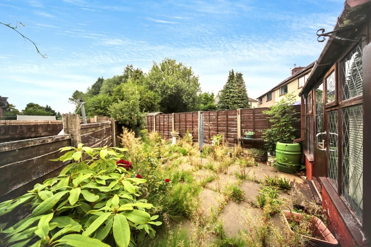 Online Property Auction in London: Roundthorn Lane, Westhoughton, Bolton, BL5 2PQ | Auction ends 17/09/2025, a Guide Price of £60,000+.