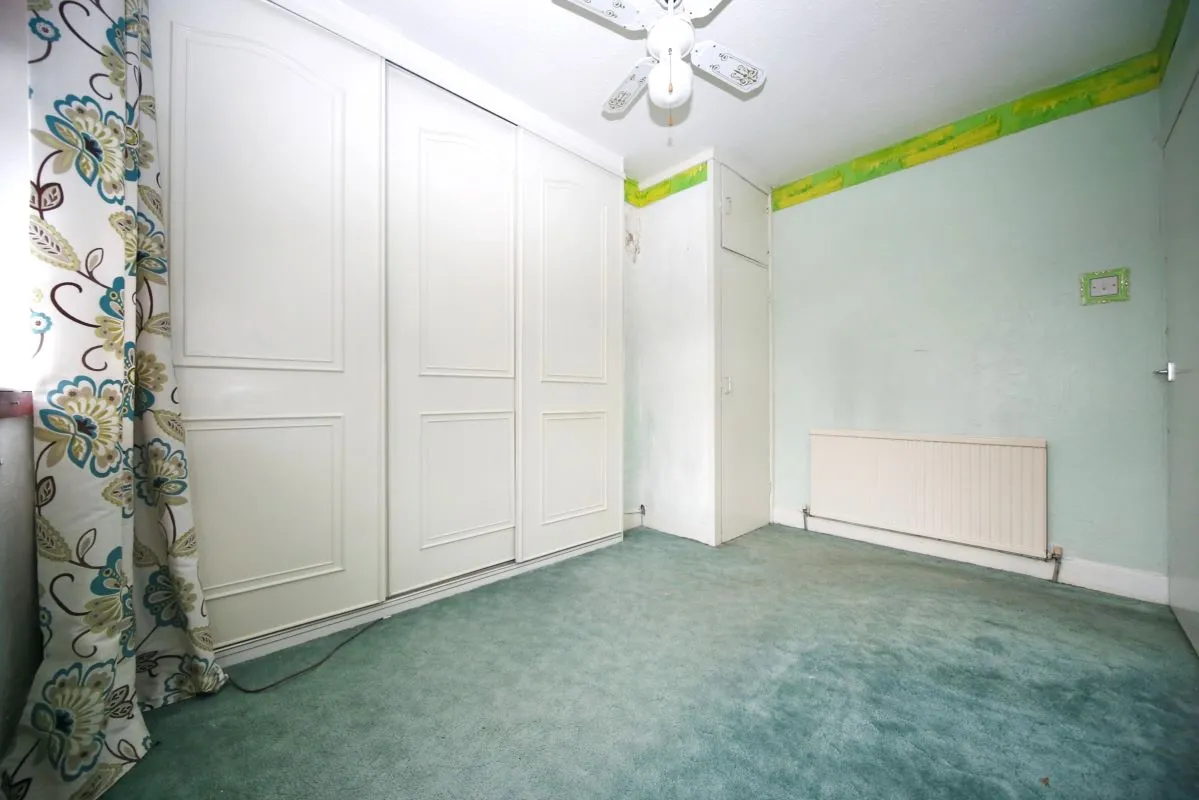 Online Property Auction in London: Roundthorn Lane, Westhoughton, Bolton, BL5 2PQ | Auction ends 17/09/2025, a Guide Price of £60,000+.