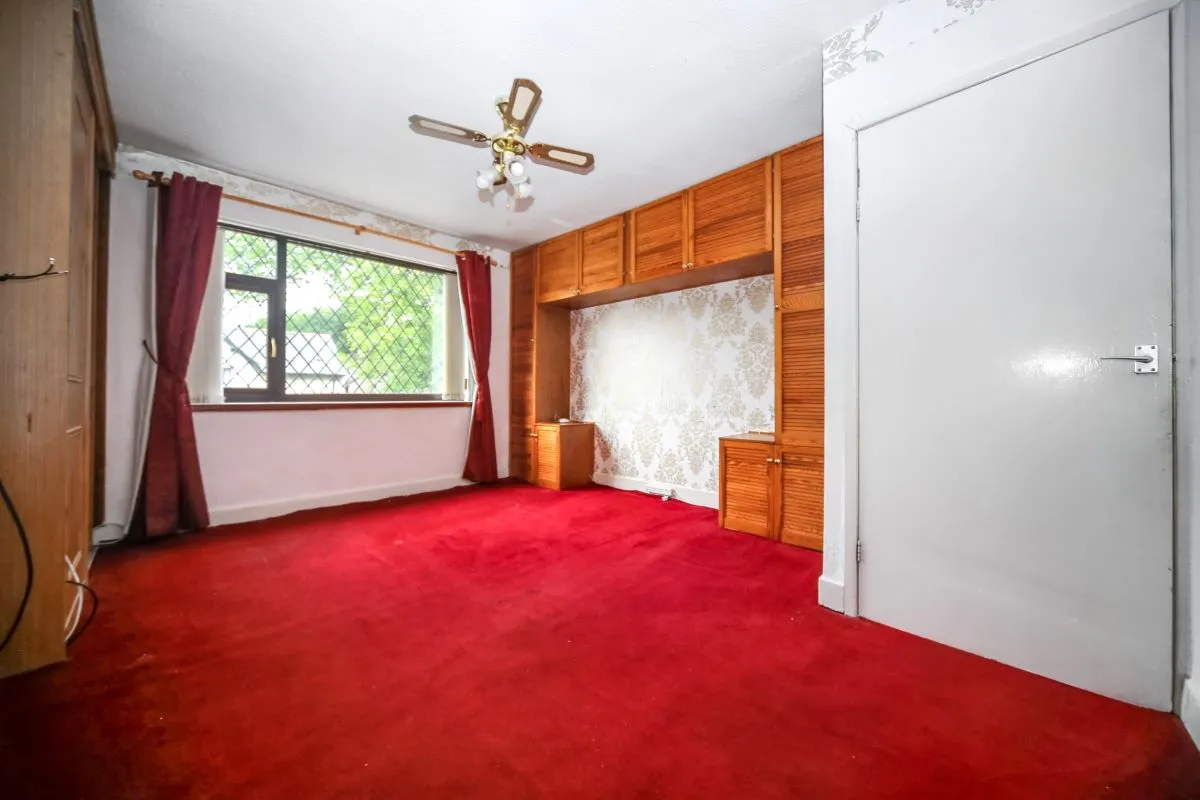 Online Property Auction in London: Roundthorn Lane, Westhoughton, Bolton, BL5 2PQ | Auction ends 17/09/2025, a Guide Price of £60,000+.