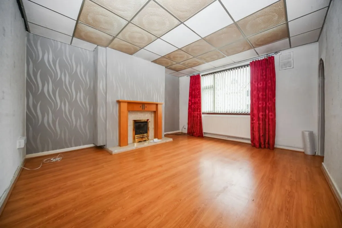 Online Property Auction in London: Roundthorn Lane, Westhoughton, Bolton, BL5 2PQ | Auction ends 17/09/2025, a Guide Price of £60,000+.
