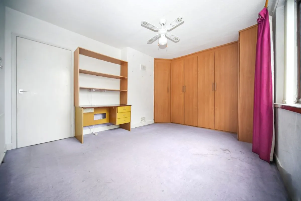 Online Property Auction in London: Roundthorn Lane, Westhoughton, Bolton, BL5 2PQ | Auction ends 17/09/2025, a Guide Price of £60,000+.