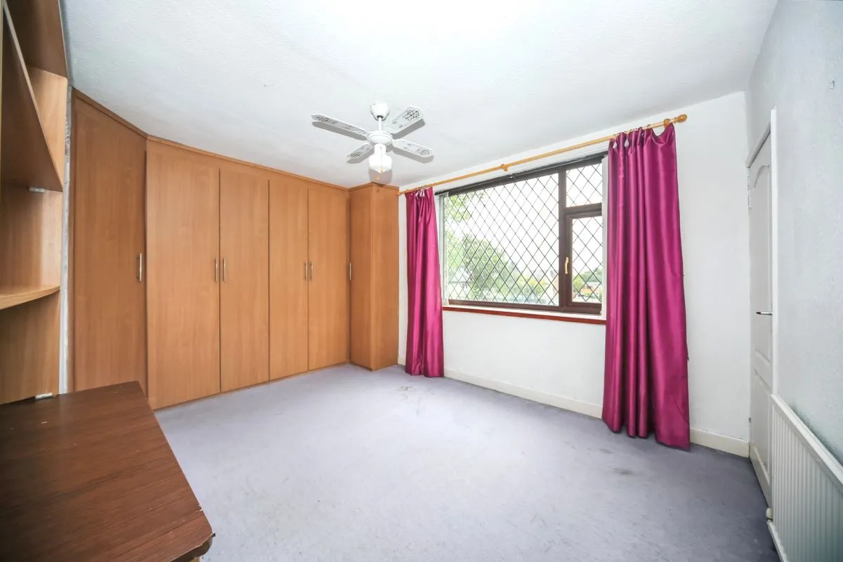 Online Property Auction in London: Roundthorn Lane, Westhoughton, Bolton, BL5 2PQ | Auction ends 17/09/2025, a Guide Price of £60,000+.