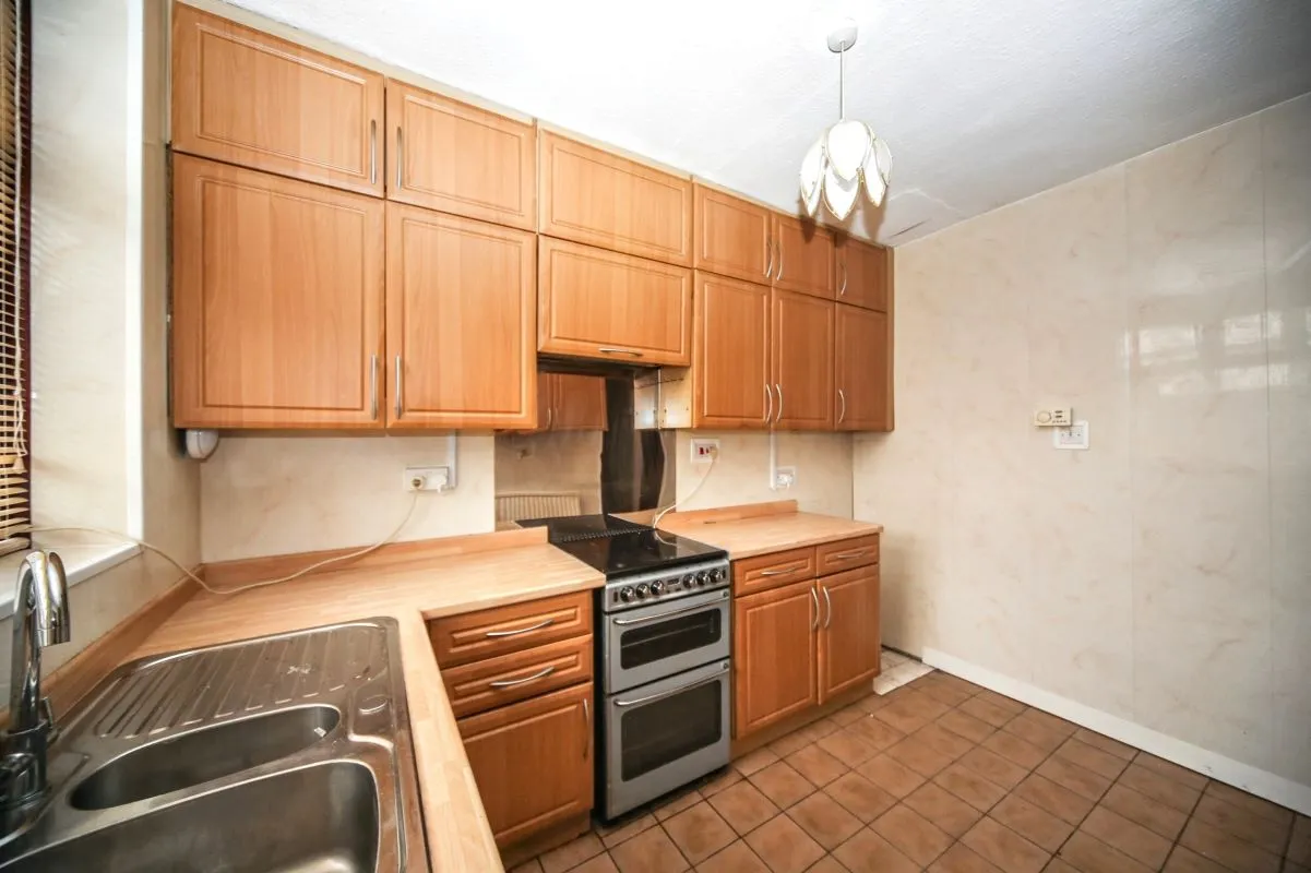 Online Property Auction in London: Roundthorn Lane, Westhoughton, Bolton, BL5 2PQ | Auction ends 17/09/2025, a Guide Price of £60,000+.