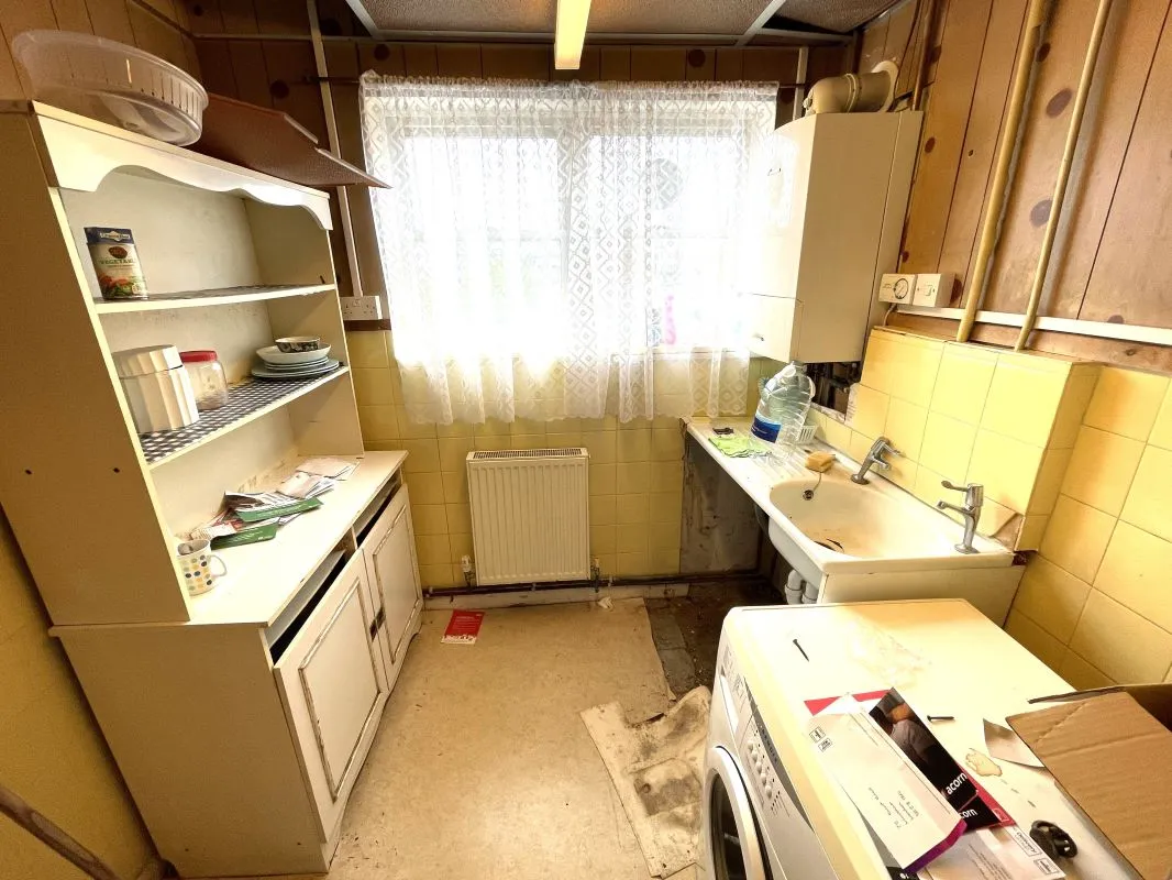 Online Property Auction in London: Ewart Road, Forest Hill, SE23 1BQ | Auction ends 17/09/2025, a Guide Price of £140,000+.
