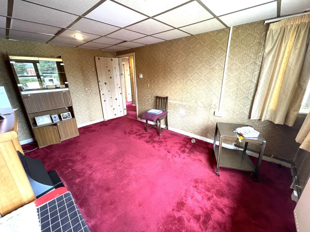 Online Property Auction in London: Ewart Road, Forest Hill, SE23 1BQ | Auction ends 17/09/2025, a Guide Price of £140,000+.