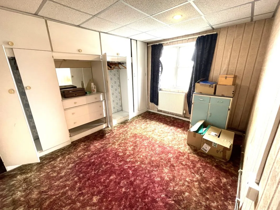 Online Property Auction in London: Ewart Road, Forest Hill, SE23 1BQ | Auction ends 17/09/2025, a Guide Price of £140,000+.