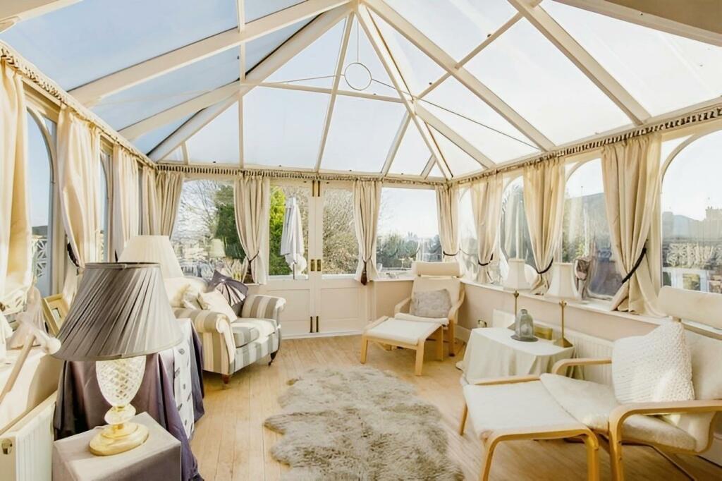 4 bed Detached