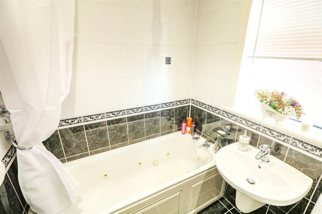 3 bed Semi-Detached