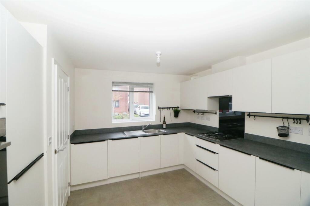 3 bed Semi-Detached