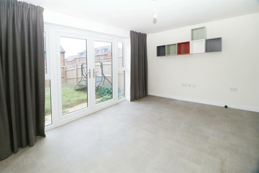 3 bed Semi-Detached