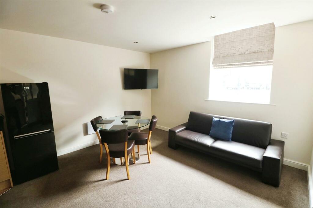 9 bed Hotel
