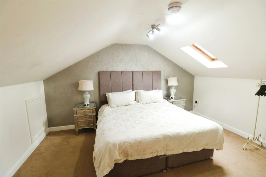 9 bed Hotel