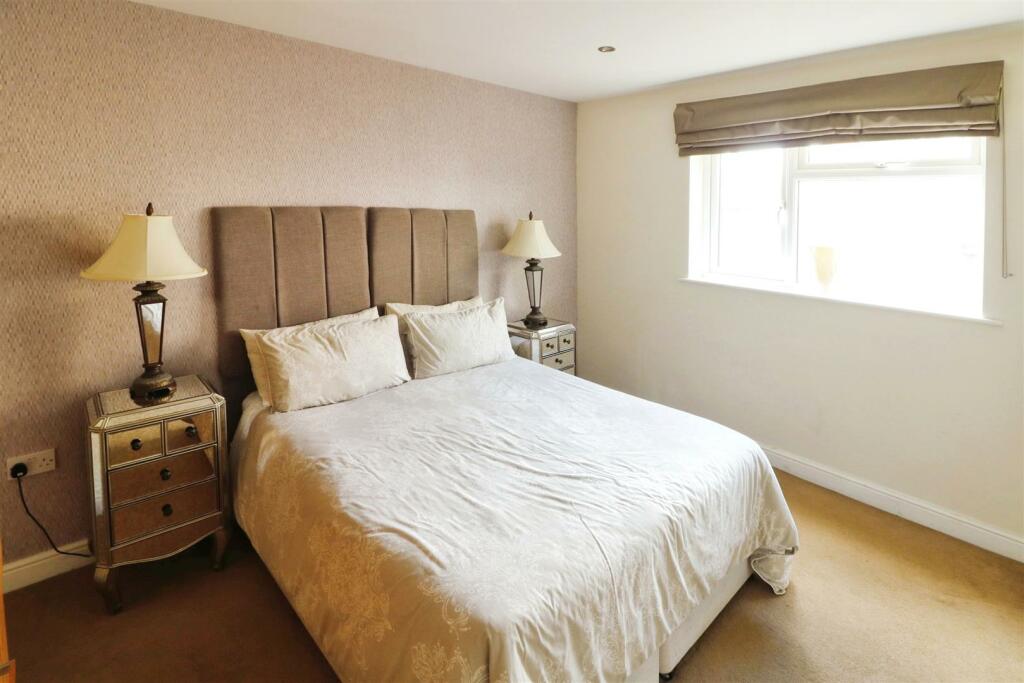 9 bed Hotel