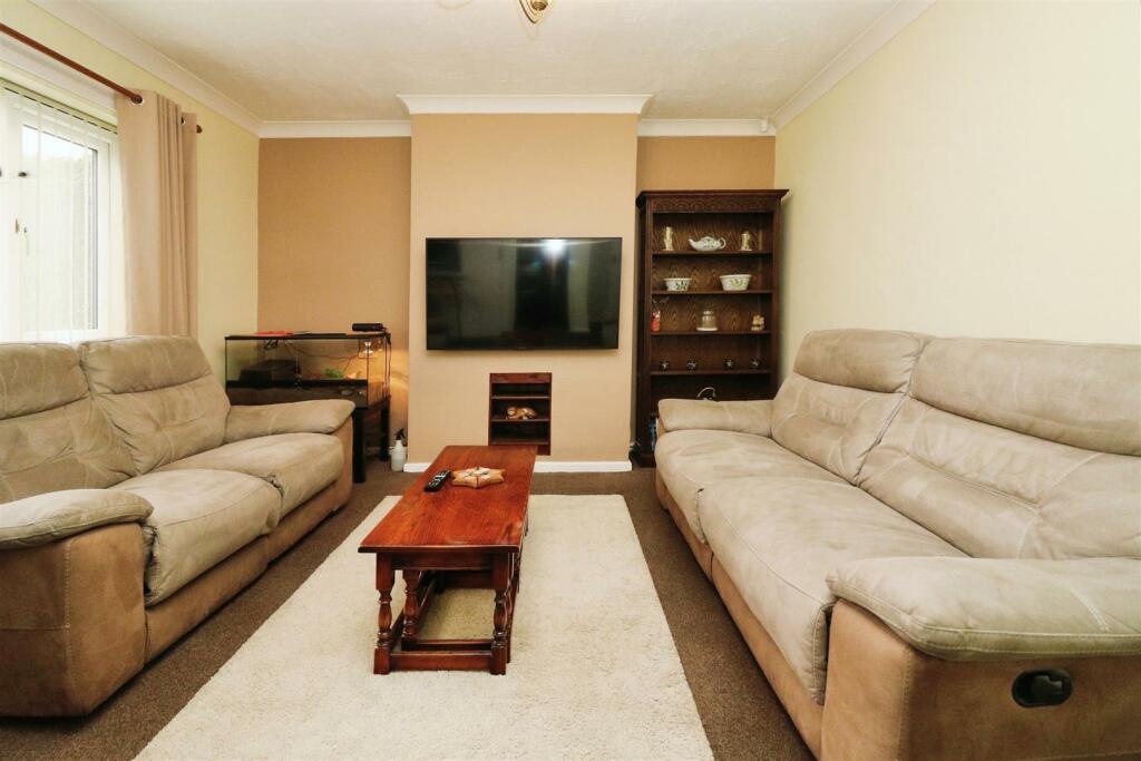 3 bed Semi-Detached