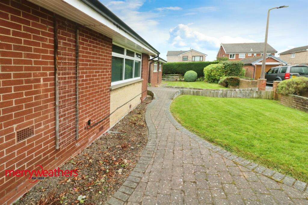 4 bed Detached Bungalow