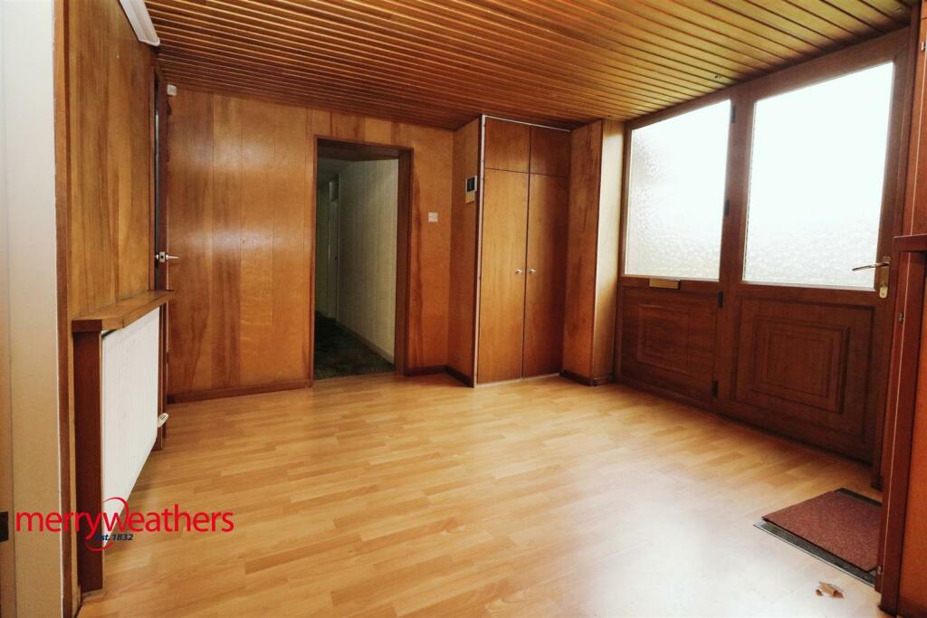 4 bed Detached Bungalow