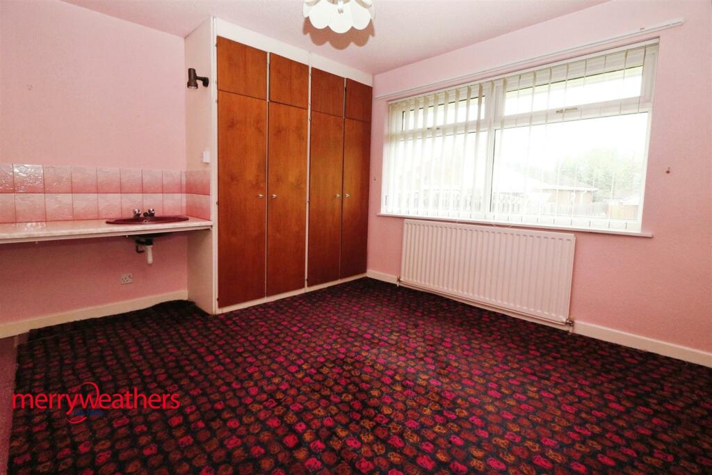 4 bed Detached Bungalow