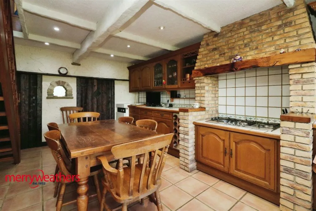 4 bed Detached